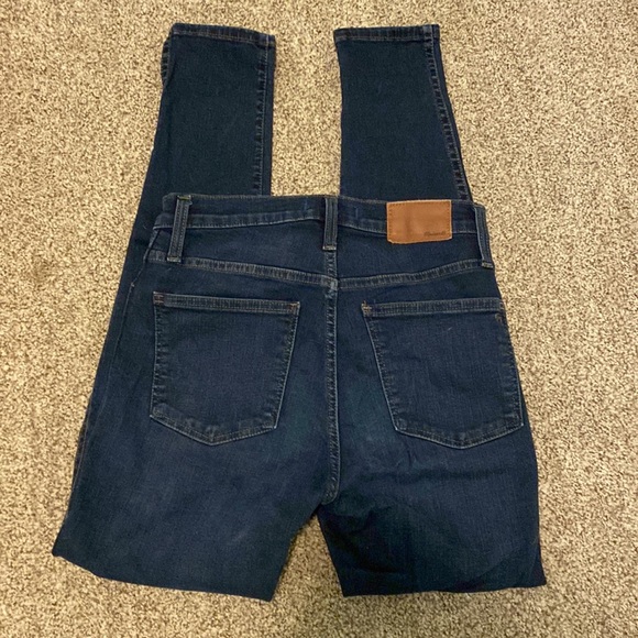 Madewell 10” High-Rise Dark Wash Skinny Jean - Picture 4 of 5